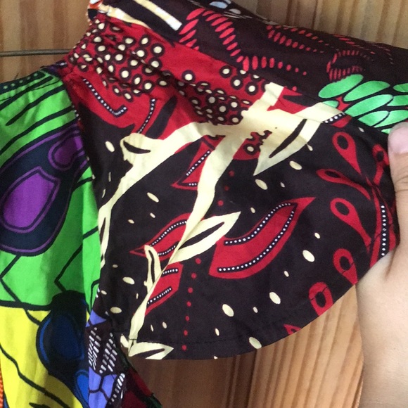 NWT Multi Color Tribal Mixed- print Short Sleeve Top Zip at back neck Women's XL - Picture 7 of 9